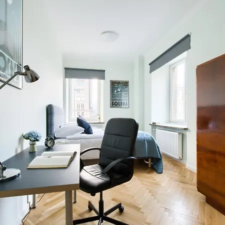 Center P&o Serviced * Varšava