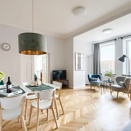 Apartment Center P&o Serviced
